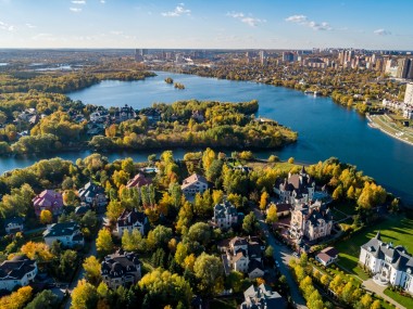 Коттеджный поселок Новоархангельское по Новорижскому шоссе в 6 км от Москвы. Элитная недвижимость в КП Новоархангельское в Подмосковье - Береста - 14571