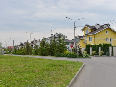 Коттеджный поселок Лесное-Озерное по Куркинскому шоссе в 5 км от Москвы. Элитная недвижимость в КП Лесное-Озерное в Подмосковье - Старвиль - 25217
