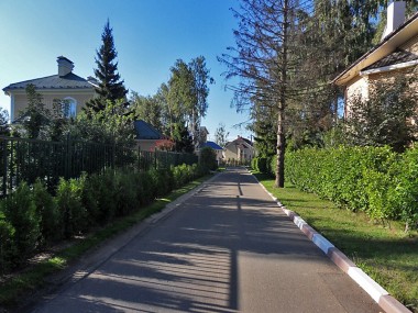 Коттеджный поселок Идиллия по Калужскому шоссе в 24 км от Москвы. Элитная недвижимость в КП Идиллия в Подмосковье - Светлый - 937